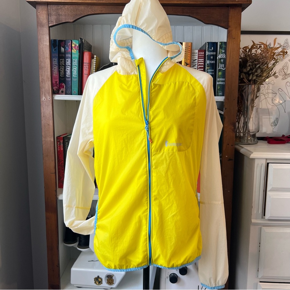 Cotopaxi Vibrant Yellow and Cream Ski Jacket